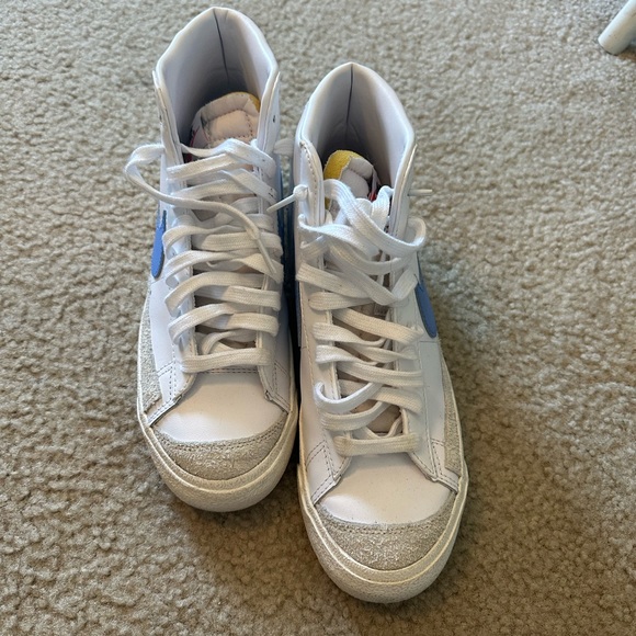 Women’s Nike Blazer Mid ‘77 - Picture 4 of 6